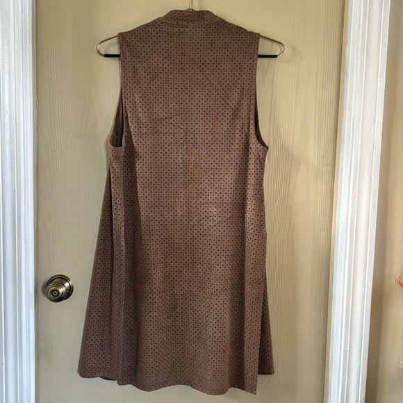 Lysse XS soft suede-like, eyelet style, loose open front, long vest - Picture 6 of 6